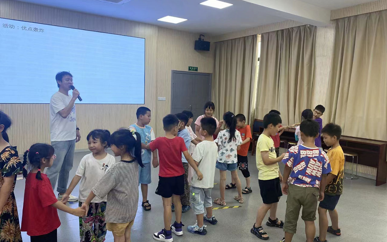 丽江龙观乡中心学校